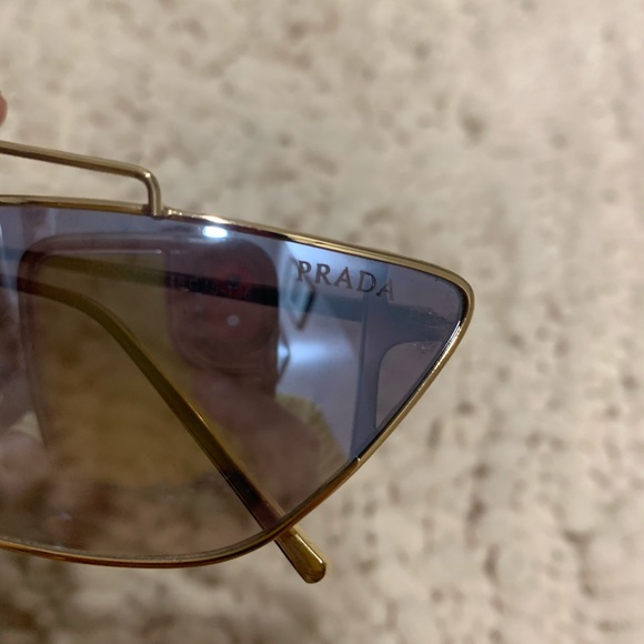 Prada sunglasses - Picture 4 of 6